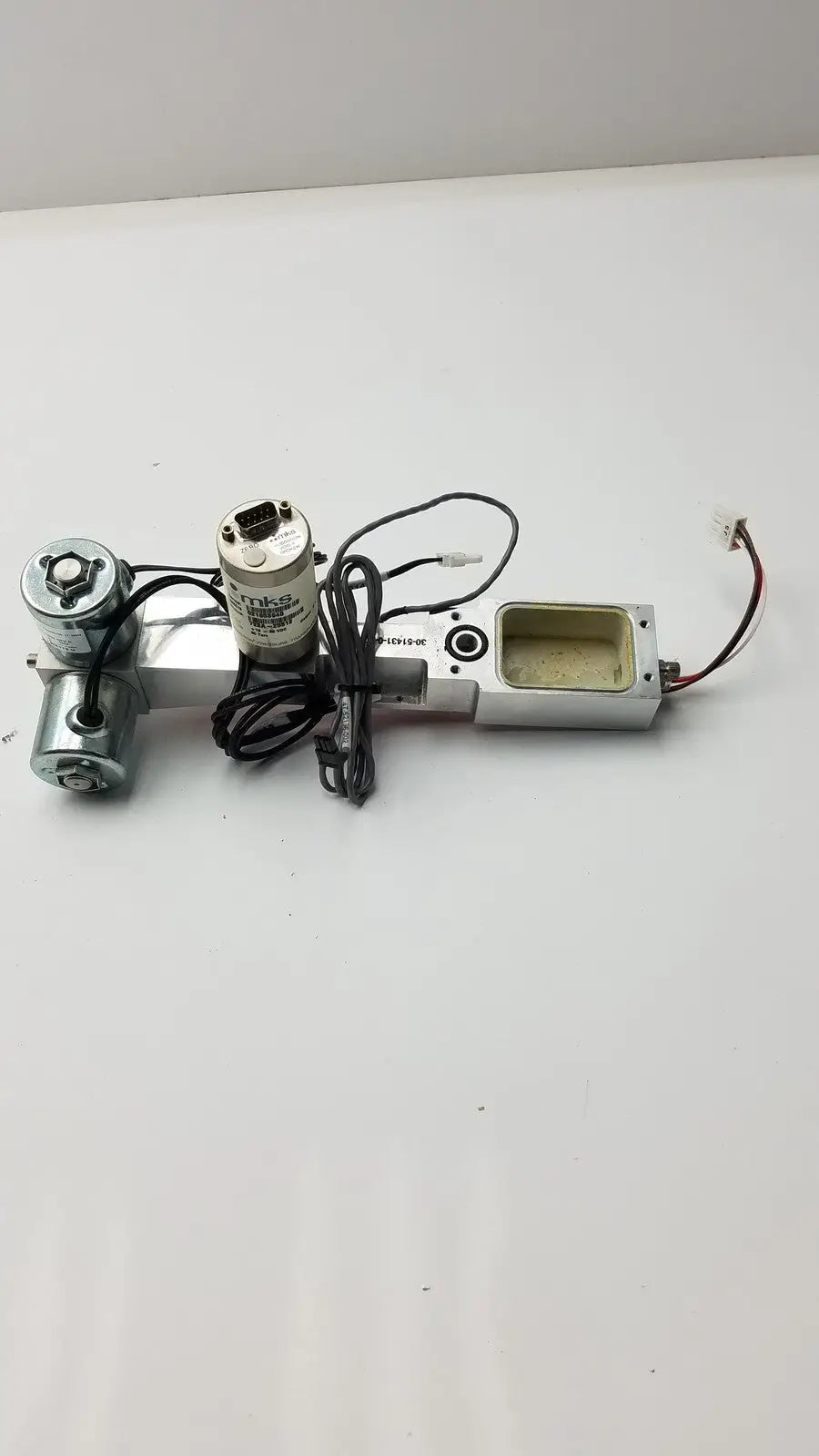 Baratron Pressure Transducer MKS 722A-25512 With Norgren Valve 6X1041-2