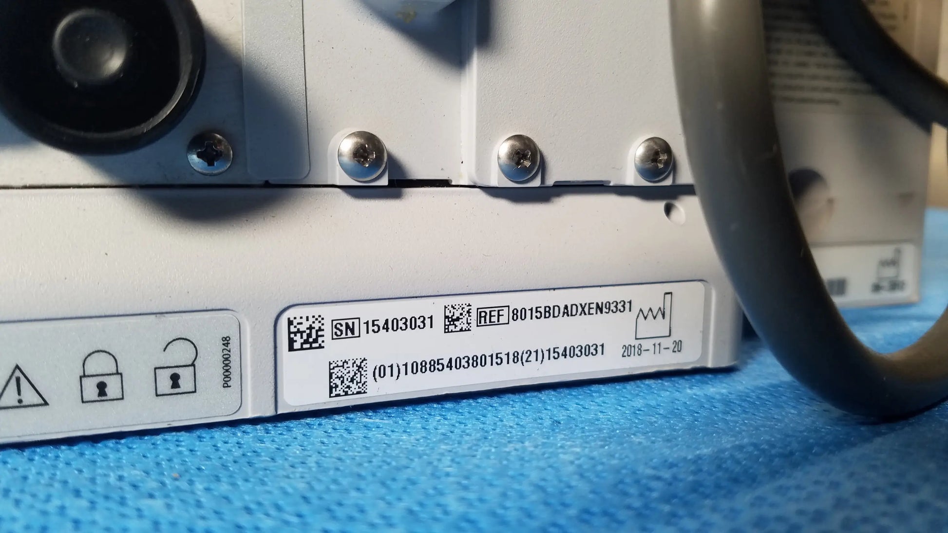 White bd alaris 8015 pc pump with 2x 8100 modules featuring silver screws and label for reuse medical equipment modular infusion