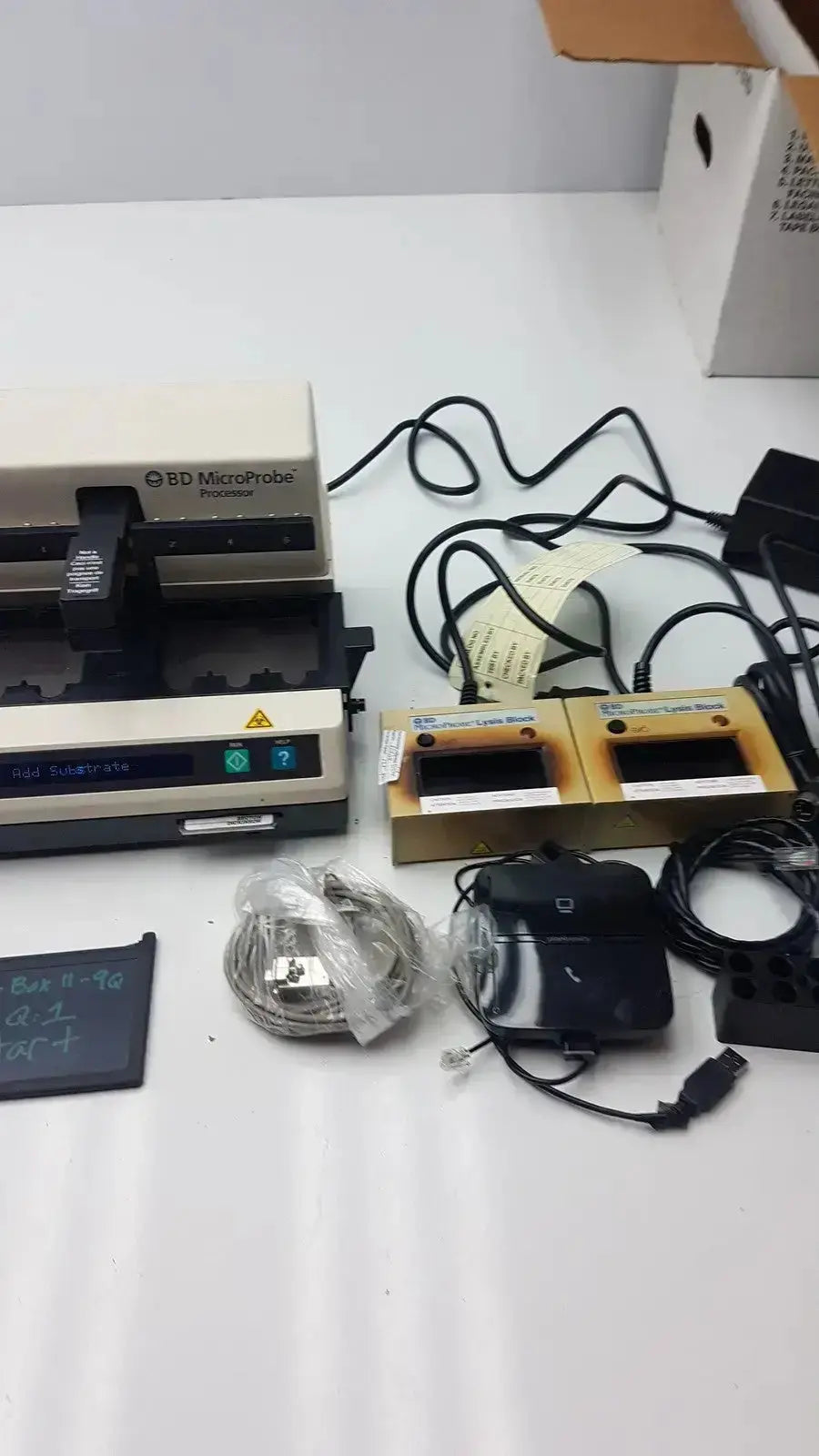 Beige and black bd microprobe processor with digital display and 2 alysis block for hospital surplus use