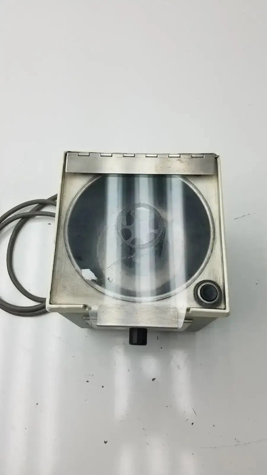 Stainless steel industrial spotlight with clear lens and internal reflector for beckman microfuge b microcentrifuge used medical equipment for sale