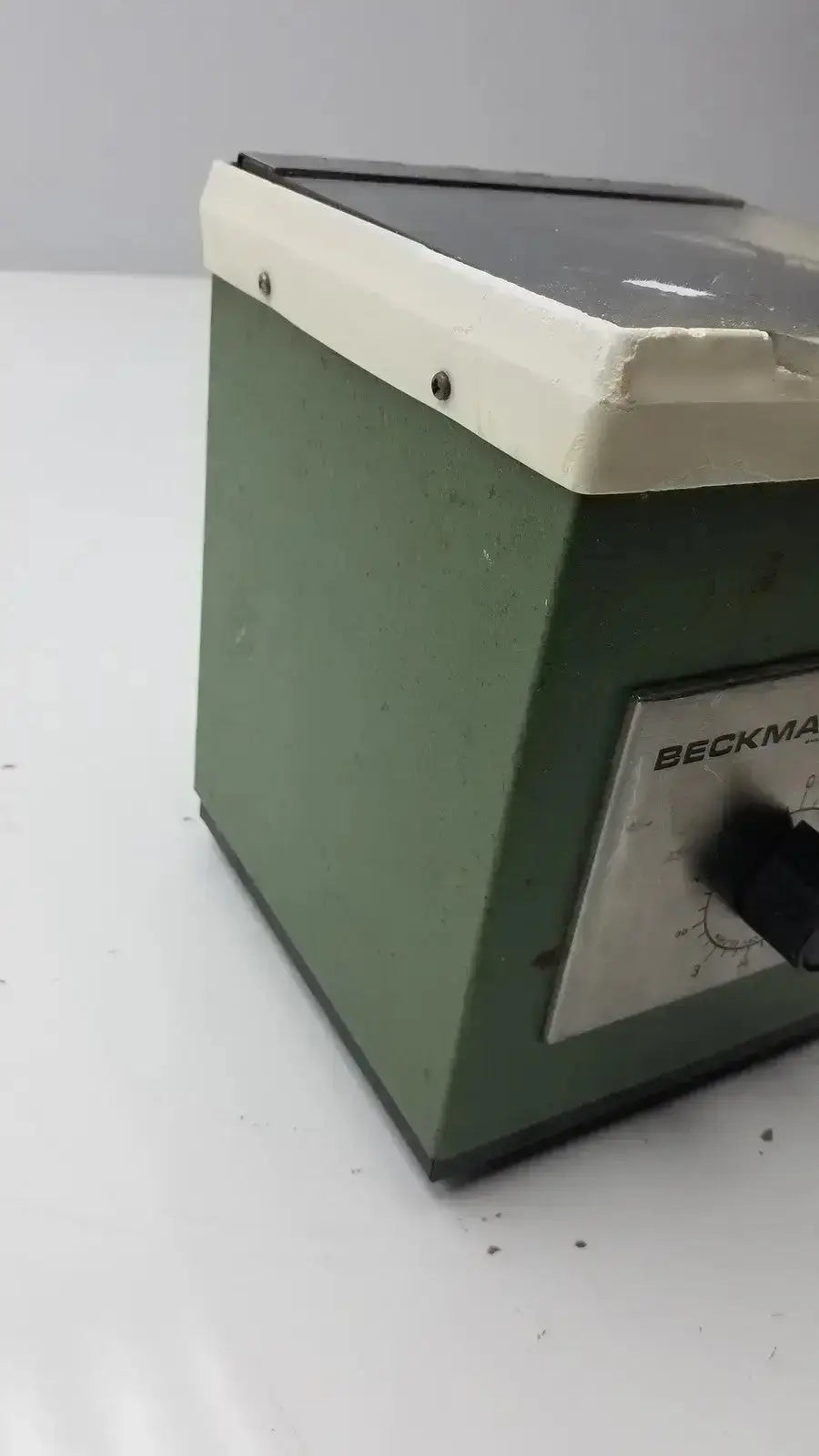 Olive green and cream beckman microfuge b microcentrifuge with black front knob used medical equipment for sale