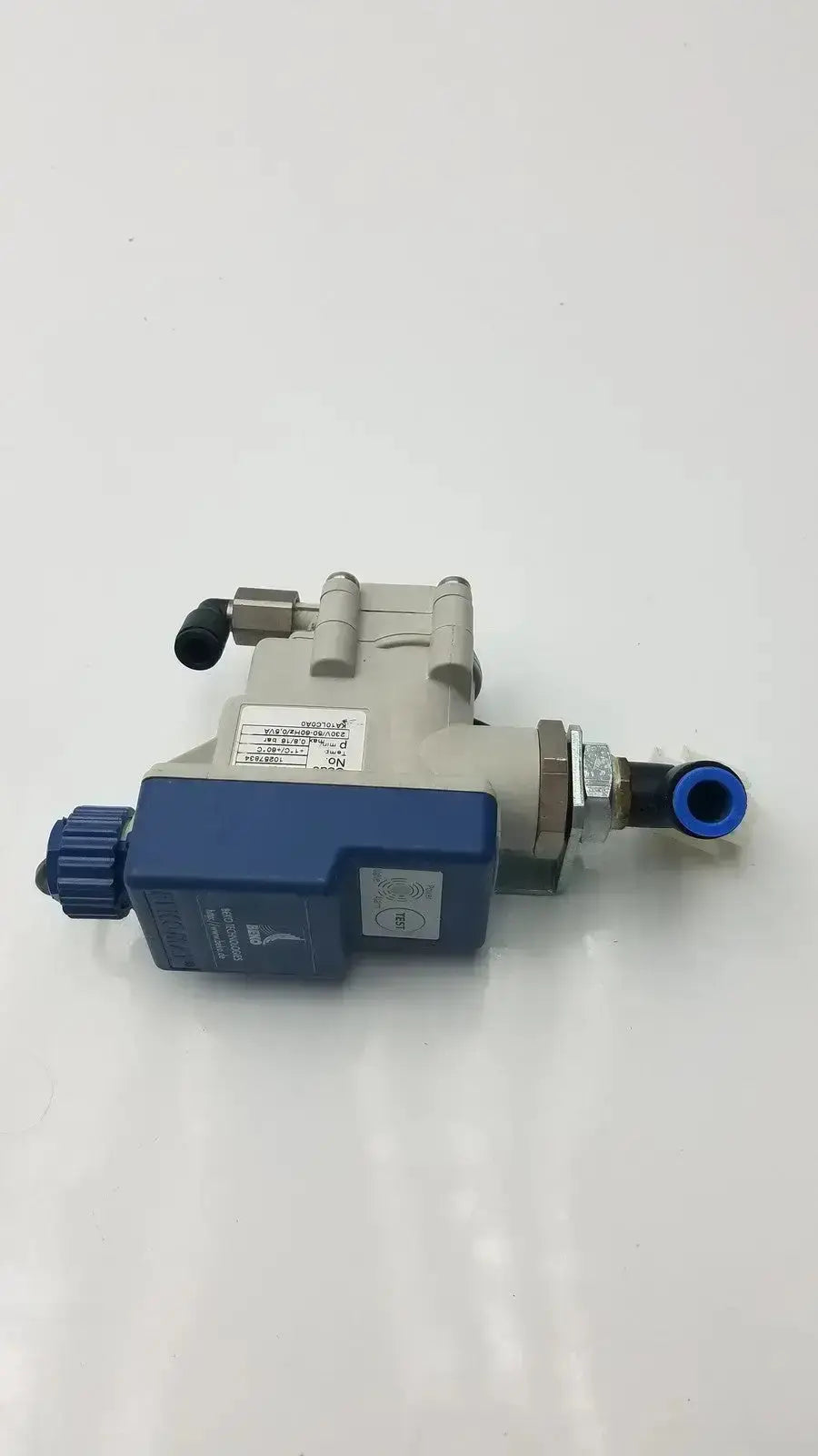 Blue and gray industrial condensate controller ka10lc0a0 with metallic fittings for precise pressure control