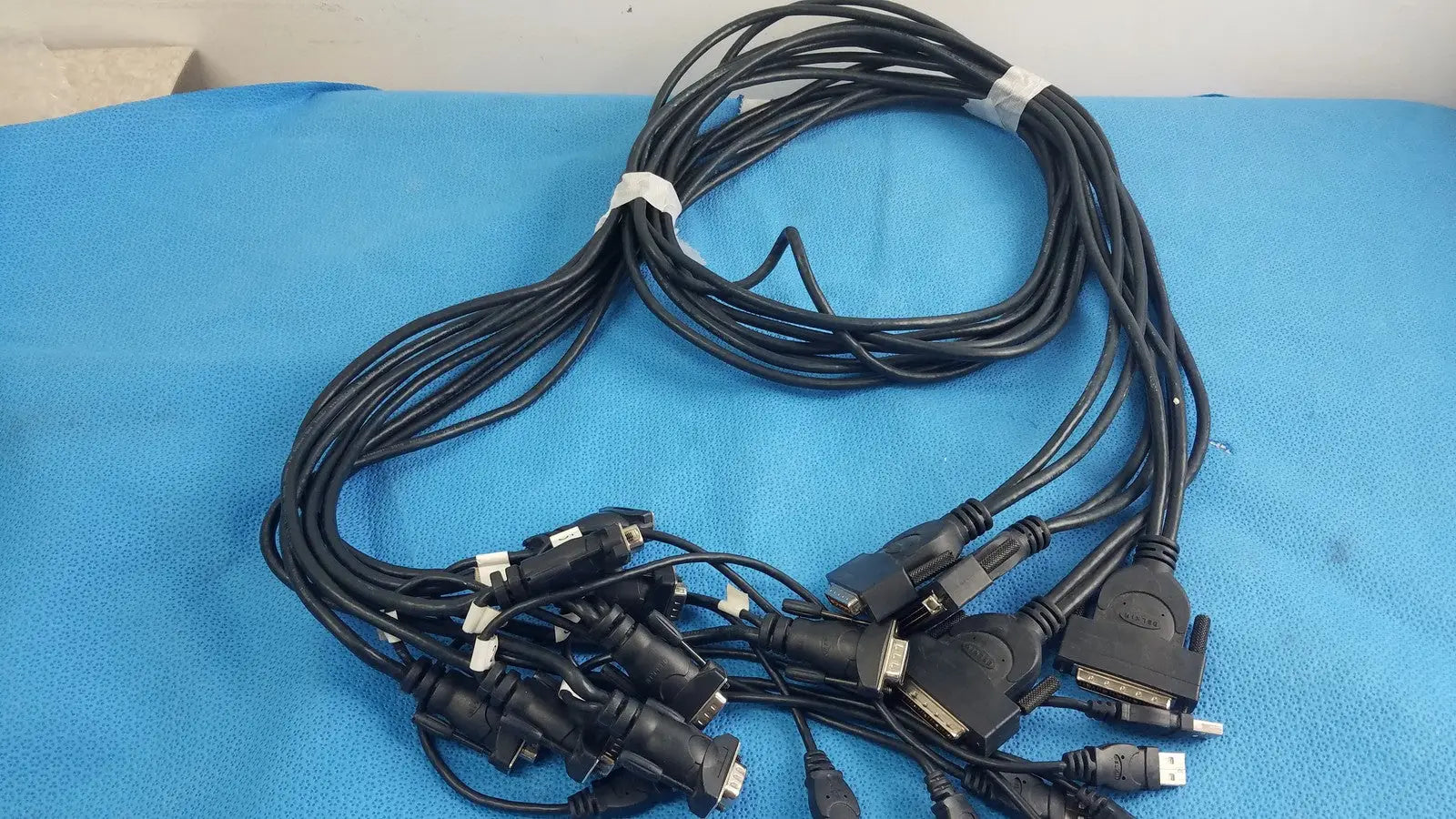 Belkin F1D9401-06 OmniView Dual-Port PS/2 VGA USB KVM Cable