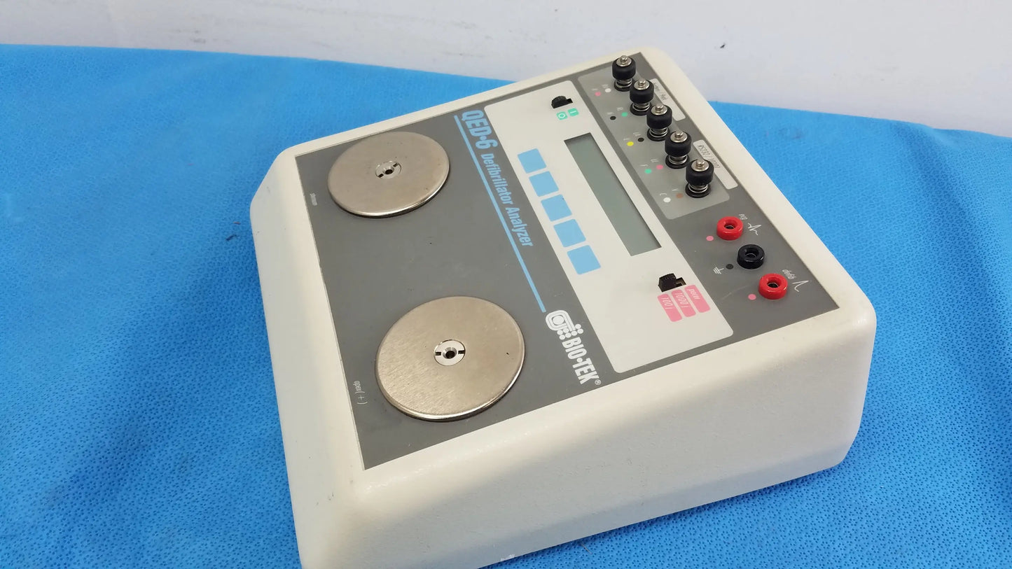 Bio-Tek QED-6 Defibrillator Analyzer