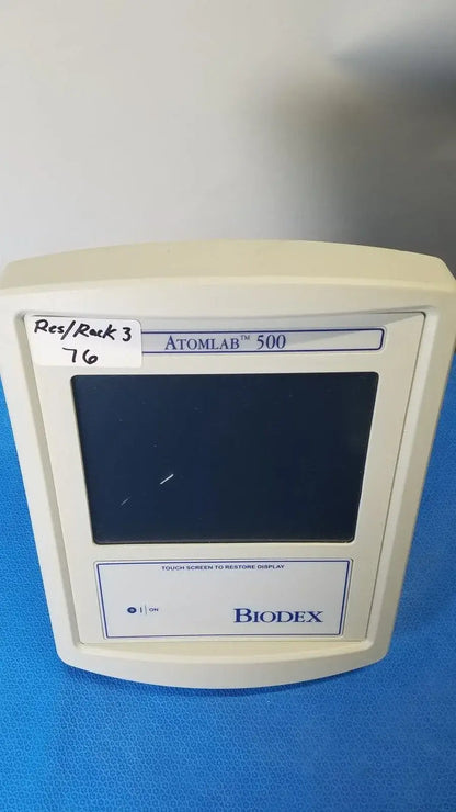 Cream-colored biodex 086-330 atomlab 500 dose calibrator medical equipment with rectangular touchscreen for reuse medical use