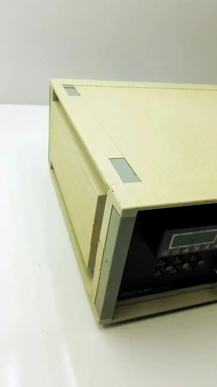 Beige plastic biospherix oxycycler a84xov with black front panel featuring buttons and digital display g-ab5-15d controller