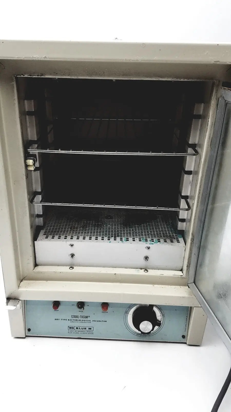 Blue M Electric Co. 100A Dry type Bacteriological Incubator Gravity Convection - Laboratory