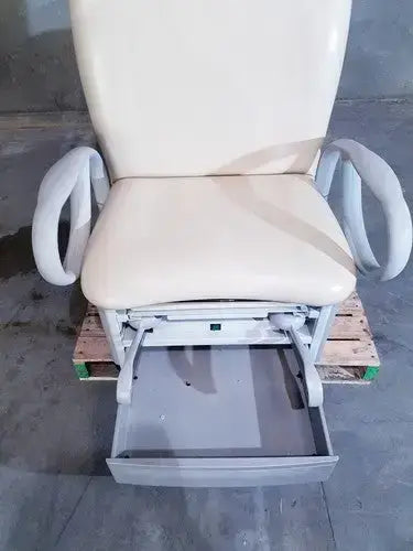 Brewer Access High/Low Model 6501 Power Exam Table with Stirrups And Foot Pedal
