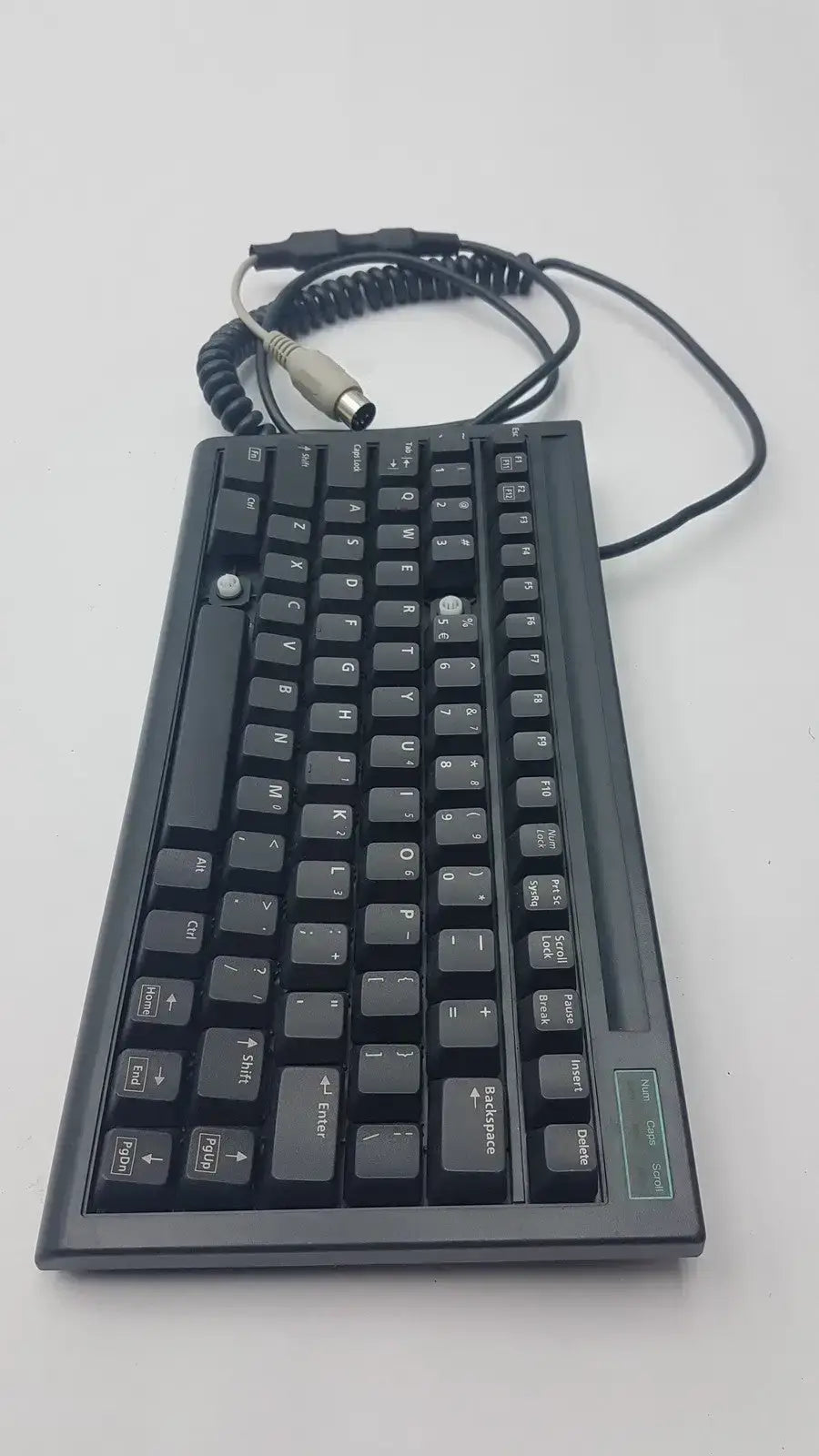BTC FCC ID E5X5R5BTC-5100C Keyboard