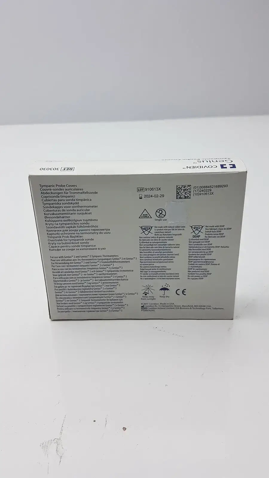 White cardboard box for cardinal health tympanic probe covers with multilingual text and product specifications printed in black