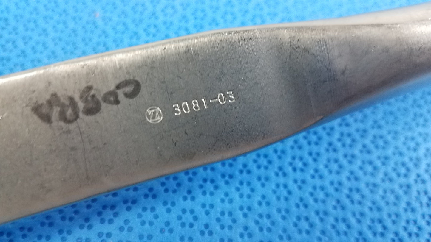 Cobra Retractor Wide Smooth Pointed Tip 3081-03 Surgical Instrument