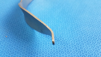 Cobra Retractor Wide Smooth Pointed Tip 3081-03 Surgical Instrument