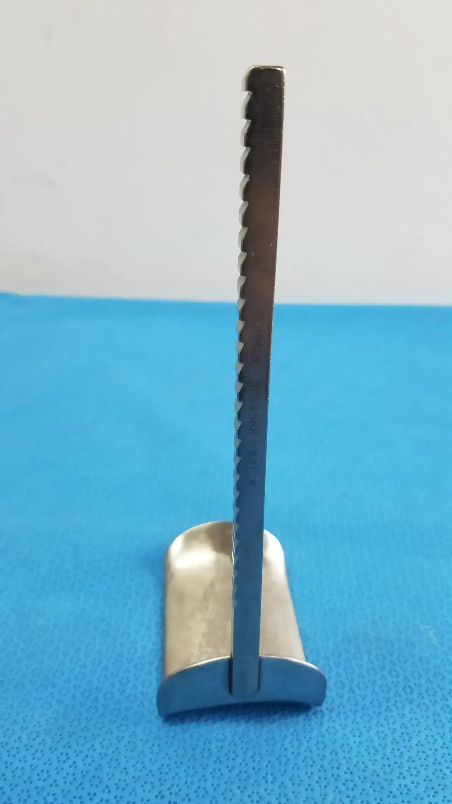 Codman 50-4568 Surgical Kelly Retractor Blade
