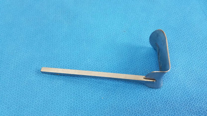 Codman 50-4568 Surgical Kelly Retractor Blade