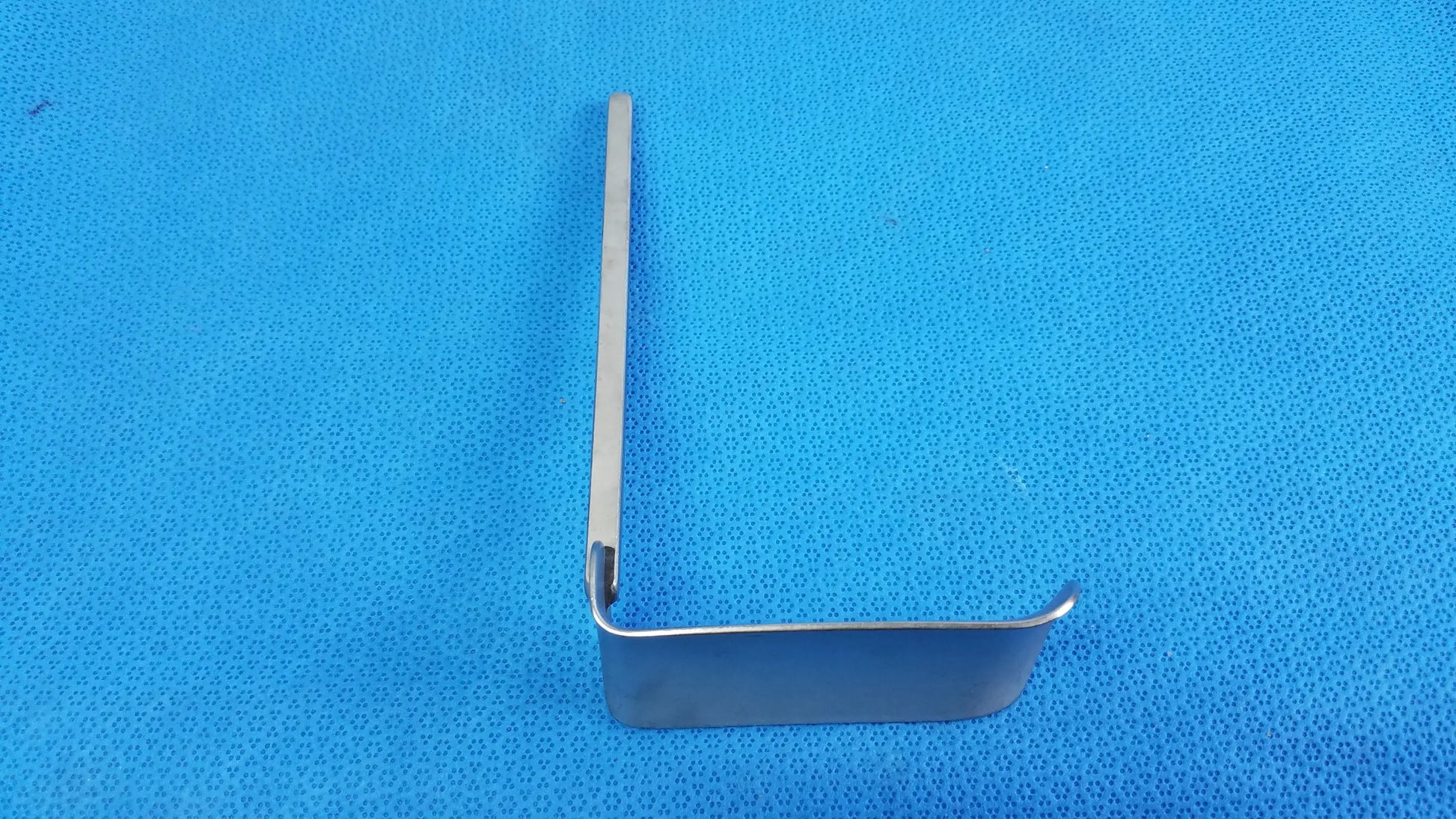 Codman 50-4569 Surgical Kelly Retractor Blade