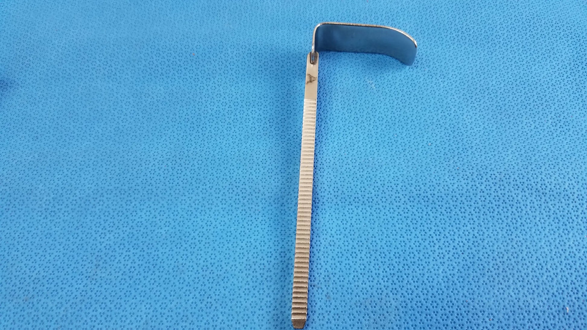 Codman 50-4575 Surgical Kelly Retractor Blade