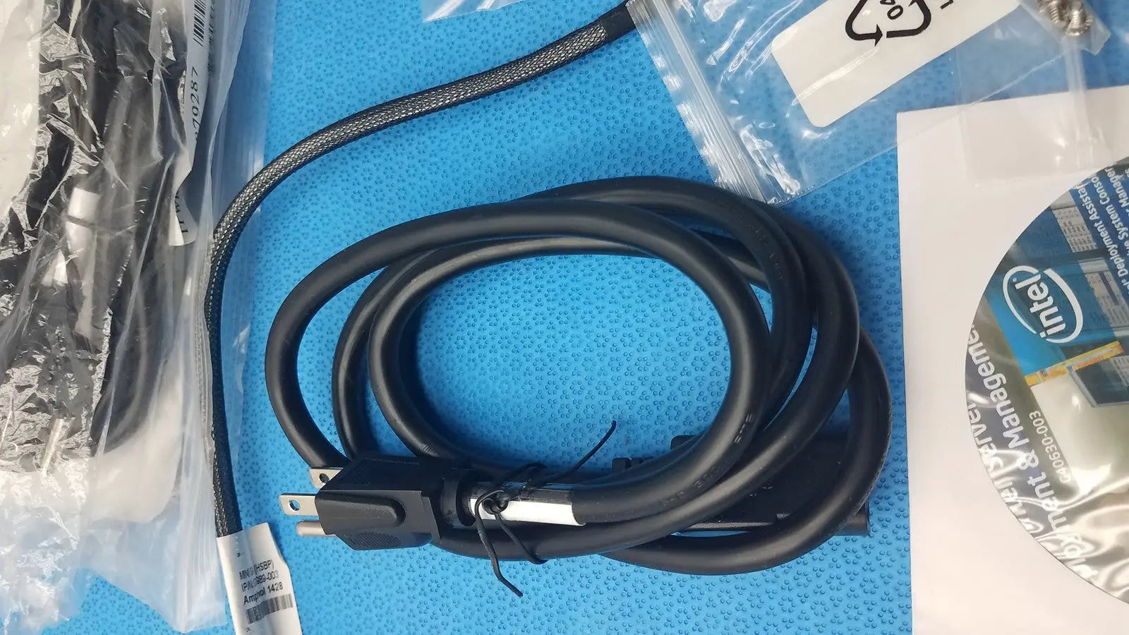 Computer/Server Accessories Kit – Cables Connectors Screws Software - Server Accessory
