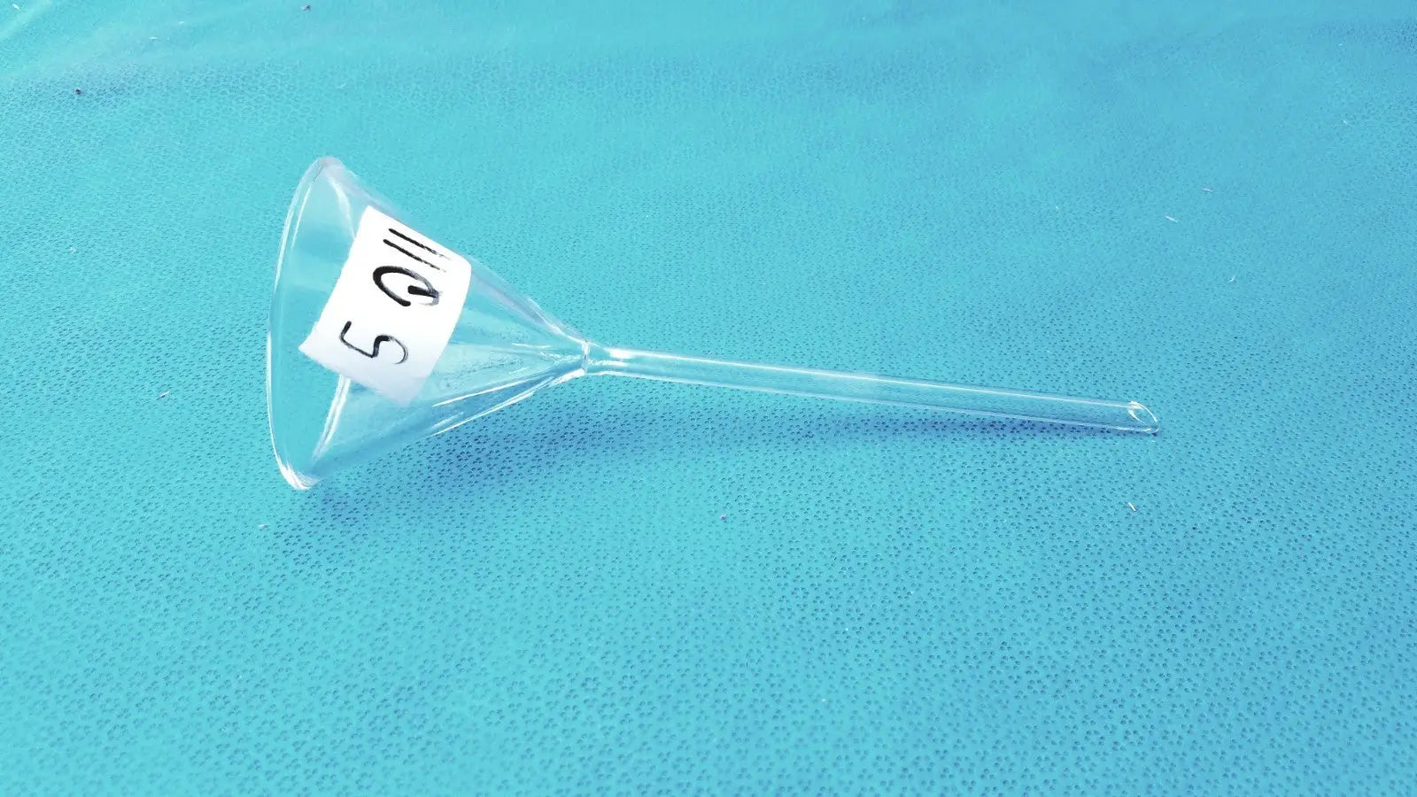 Corning Pyrex 6160-65 Fluted Funnel 65 mm 60° Long Stem Lab Glassware
