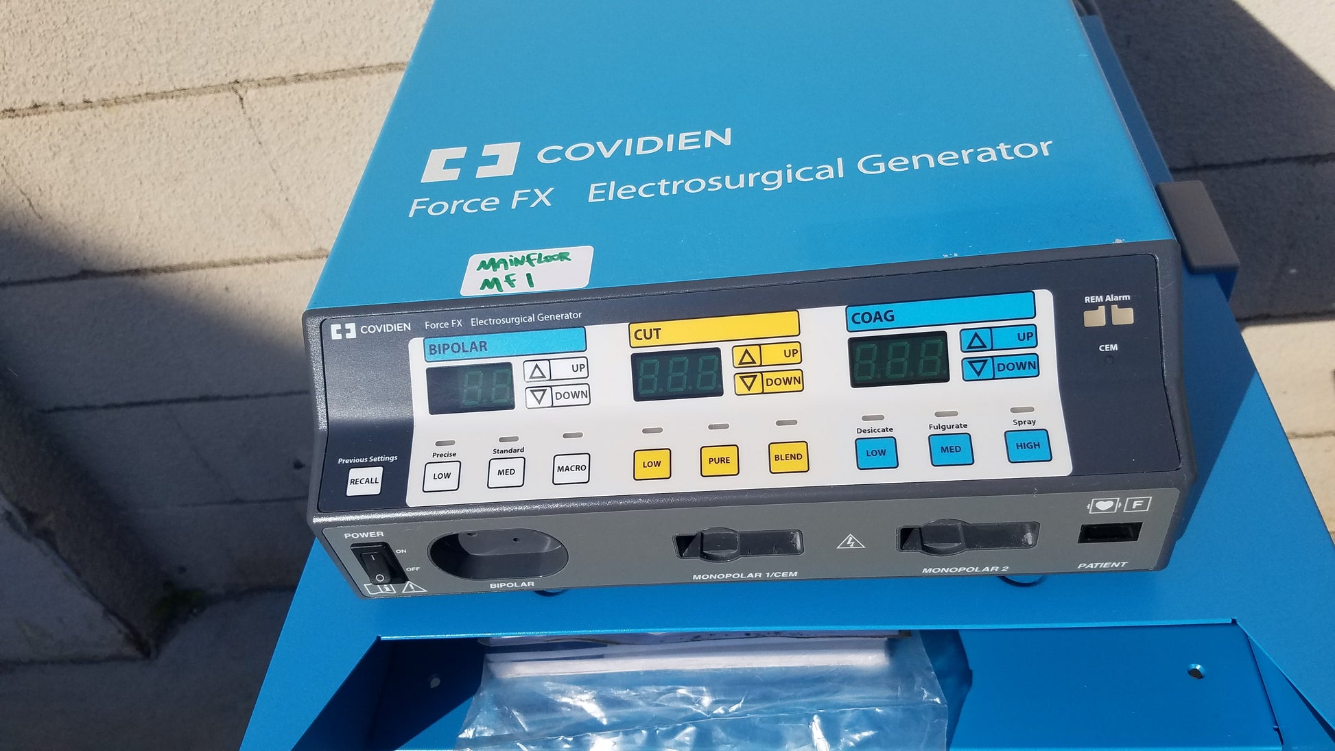 Covidien Force FX-C Electrosurgical Generator ESU with E6009 E6008 And Trolley - (ESU)