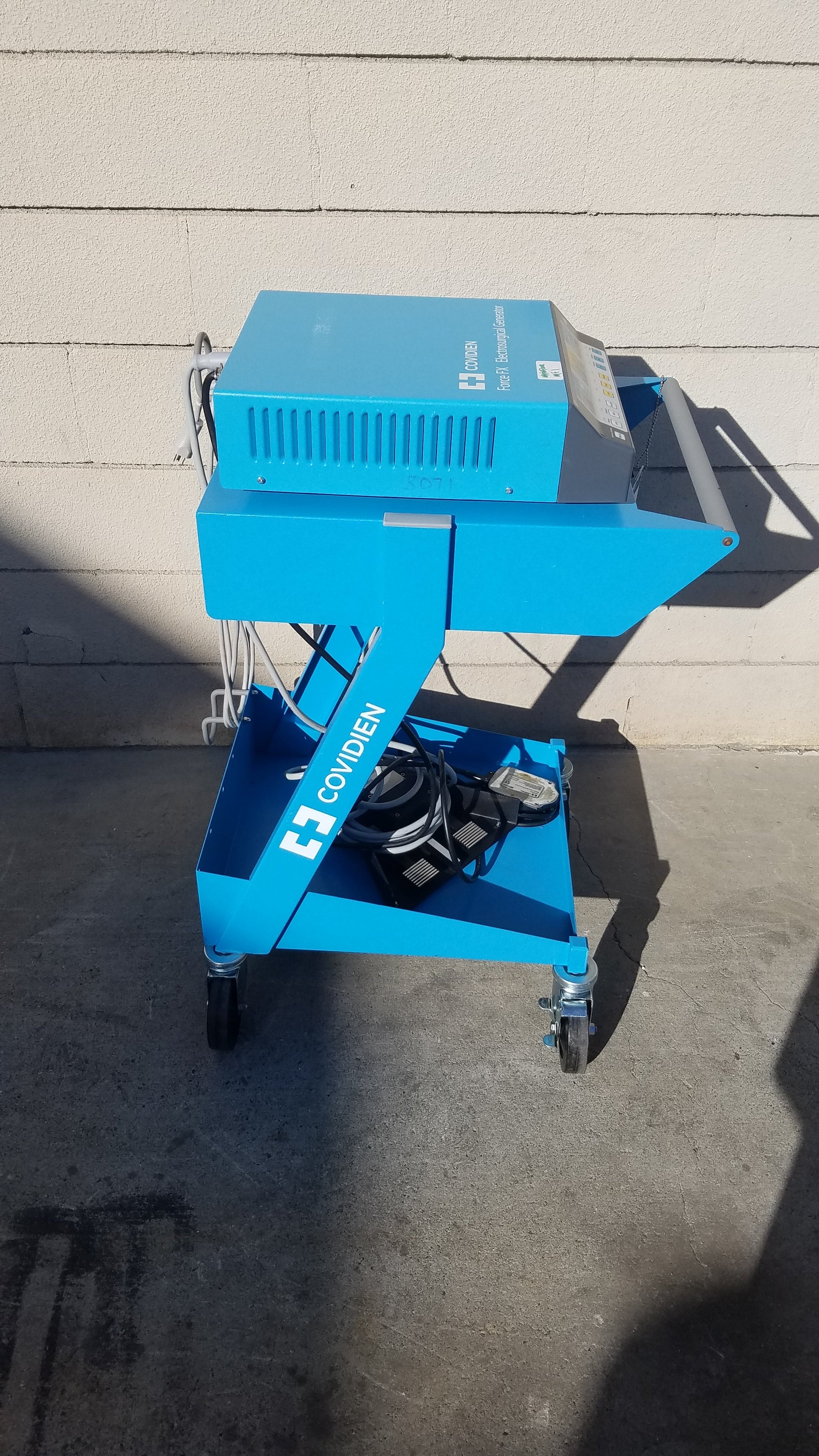 Covidien Force FX-C Electrosurgical Generator ESU with E6009 E6008 And Trolley - (ESU)