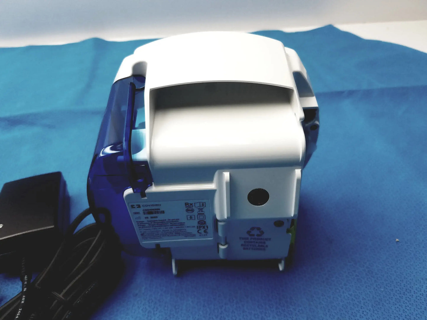 Covidien Kangaroo Enteral Feeding ePump With Pole Clamp and Power Supply