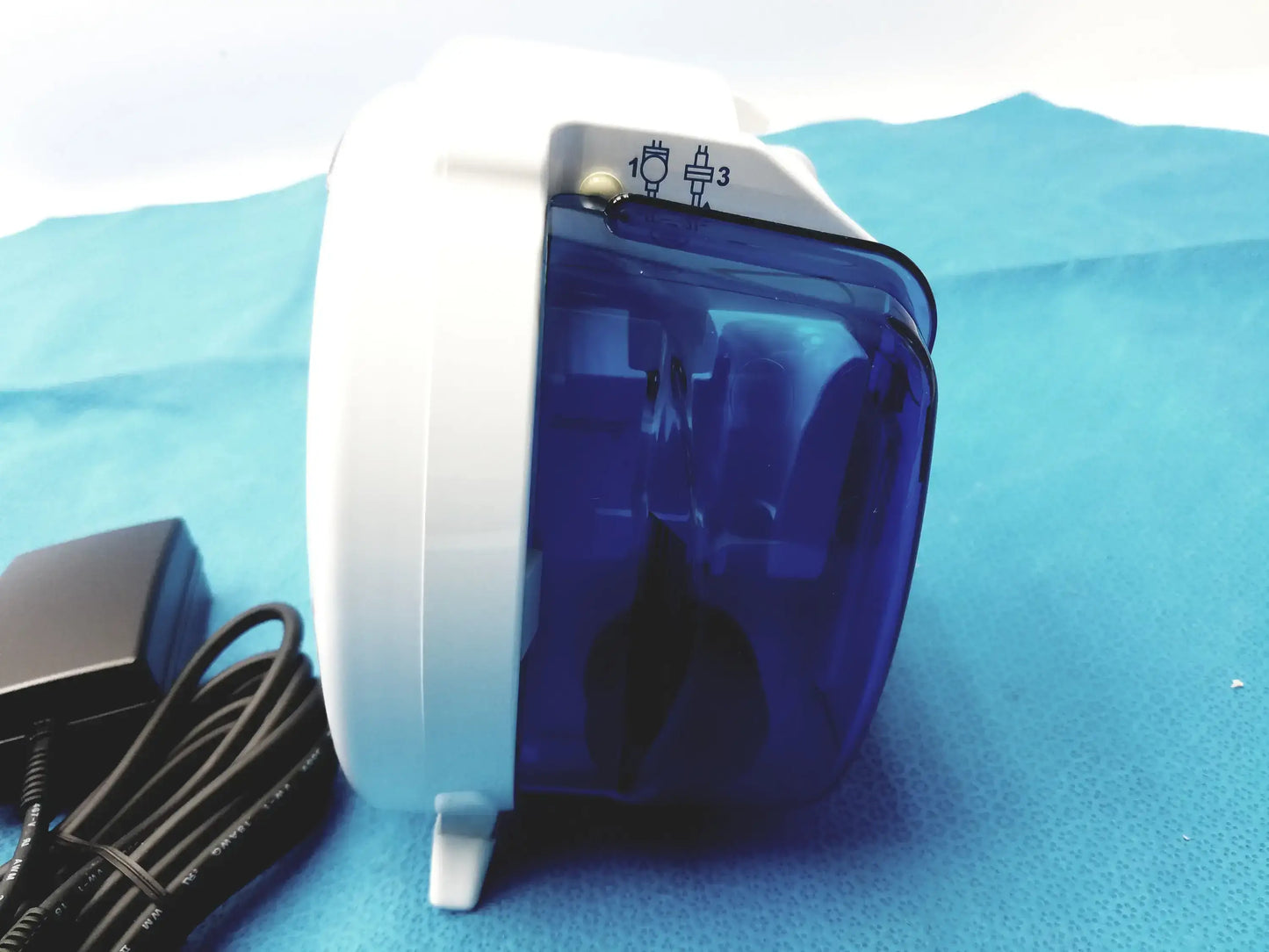 Covidien Kangaroo Enteral Feeding ePump With Pole Clamp and Power Supply