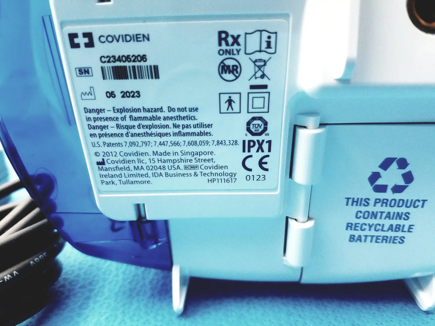 Covidien Kangaroo Enteral Feeding ePump With Pole Clamp and Power Supply