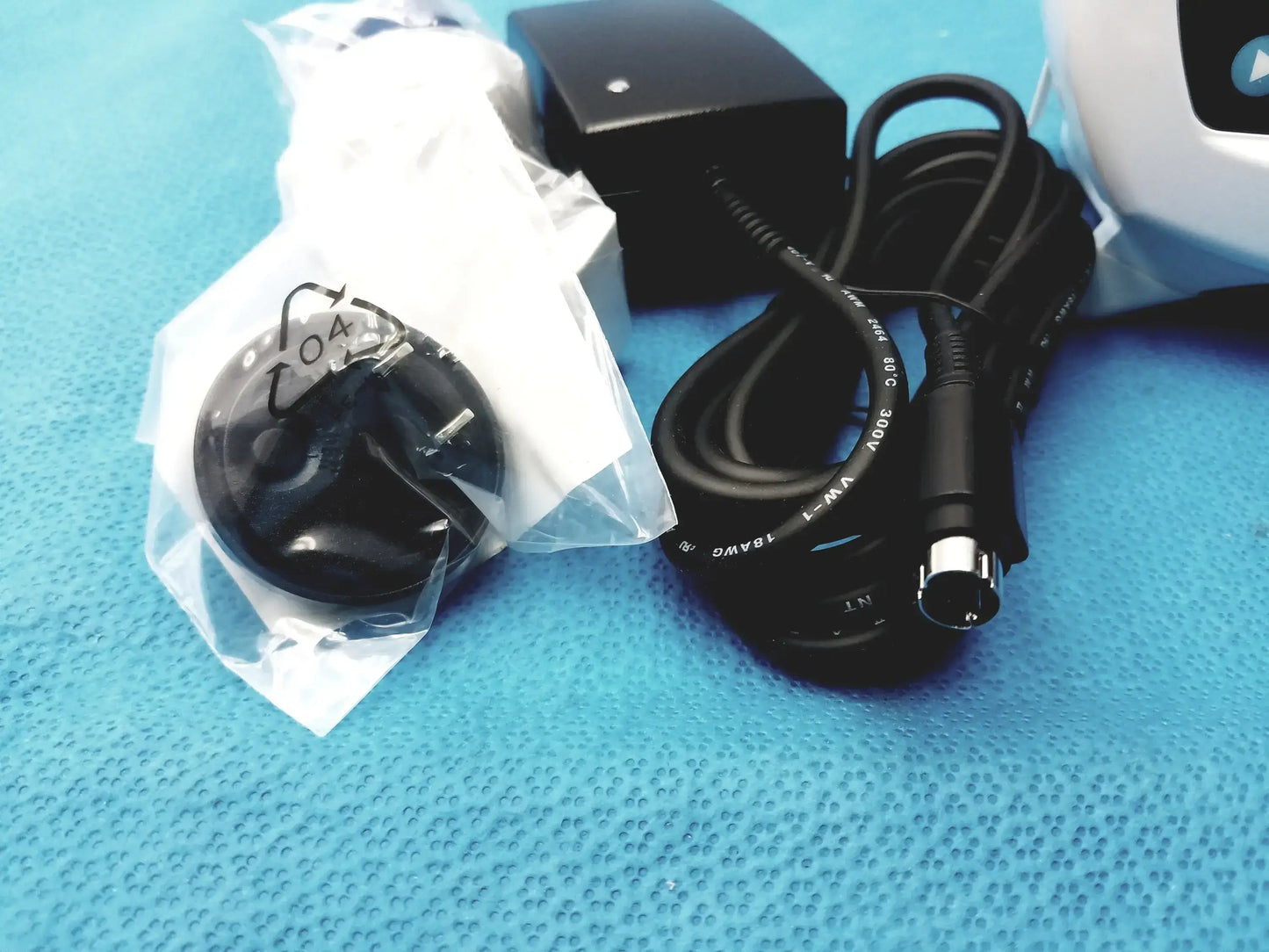 Covidien Kangaroo Enteral Feeding ePump With Pole Clamp and Power Supply