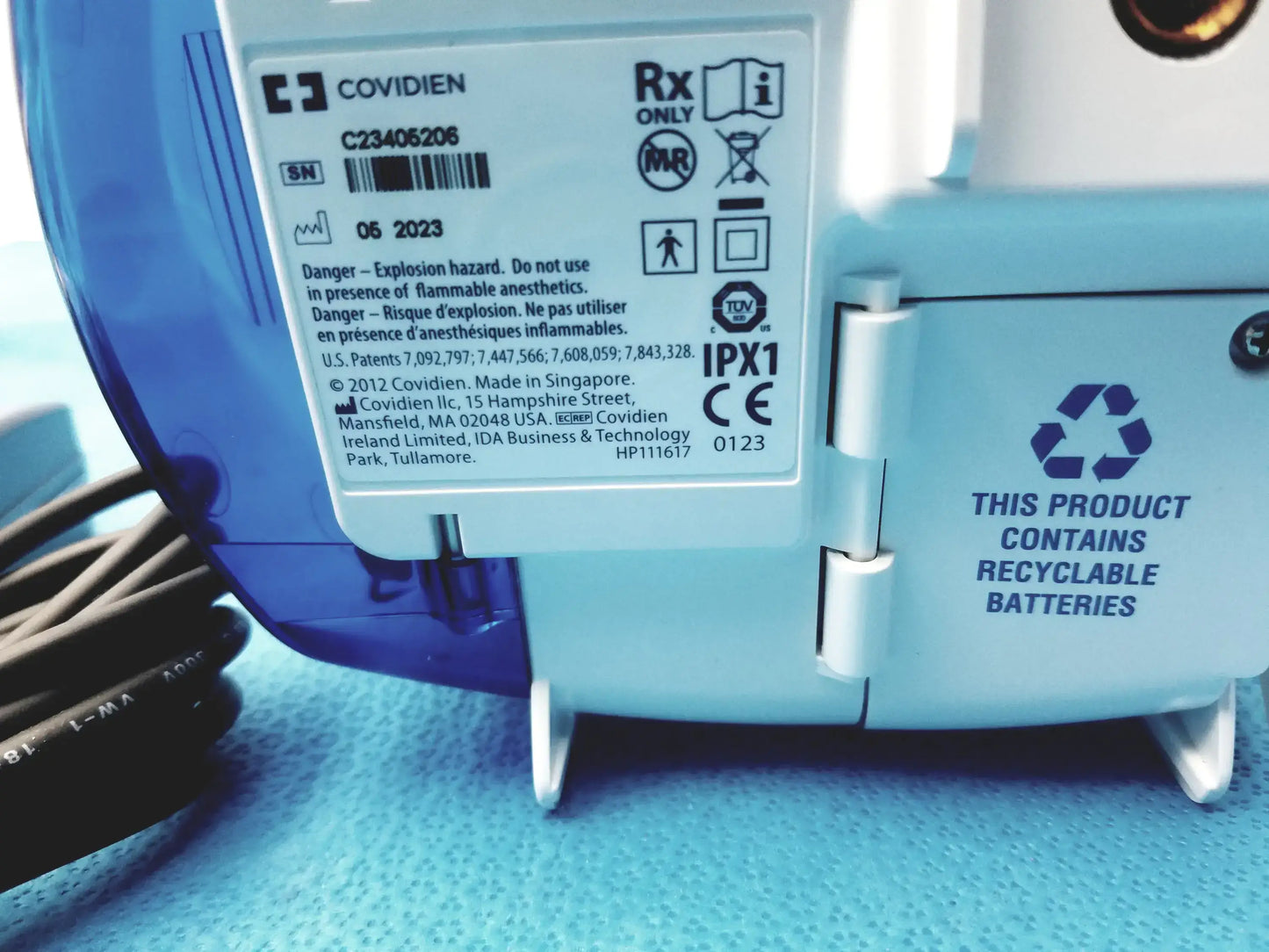 Covidien Kangaroo Enteral Feeding ePump With Pole Clamp and Power Supply