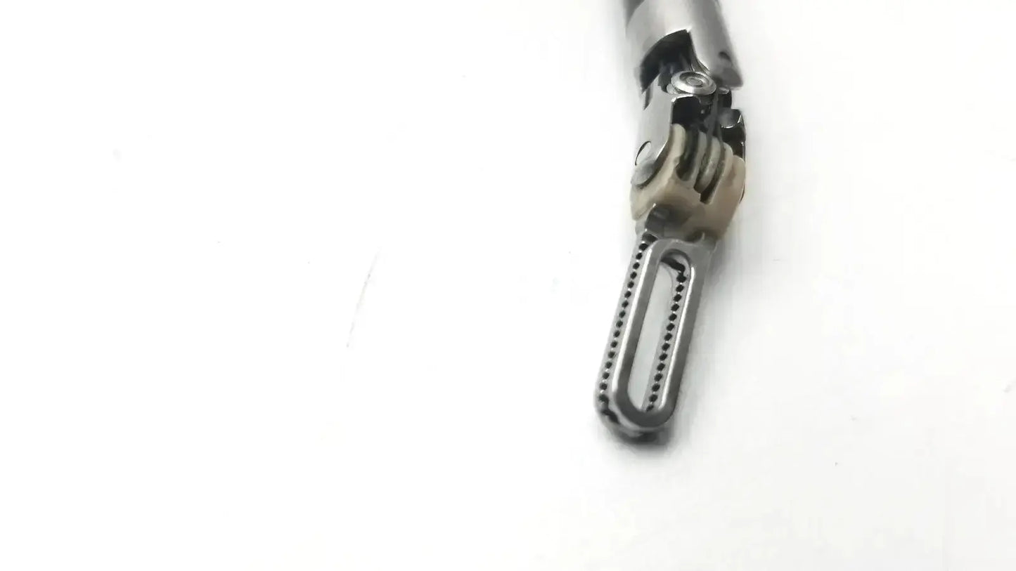 Silver-colored metal da vinci xi 471205 fenestrated bipolar forceps 8mm with textured joint and fenestrated handle