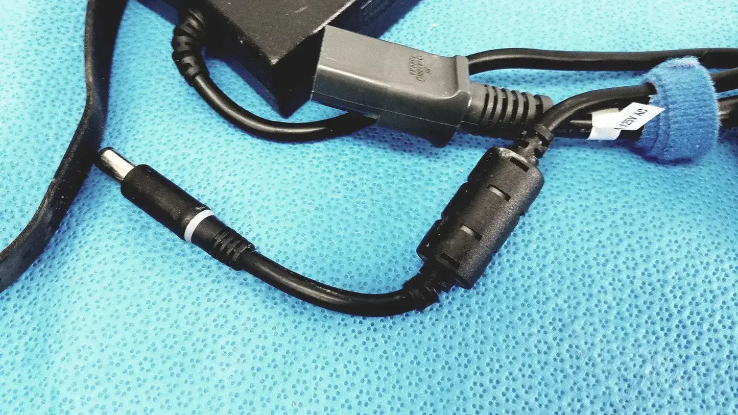 Dell 130W DA130PE1-00 AC Power Adapter CN-0WRHKW-48661-55J-CF1J-AO2