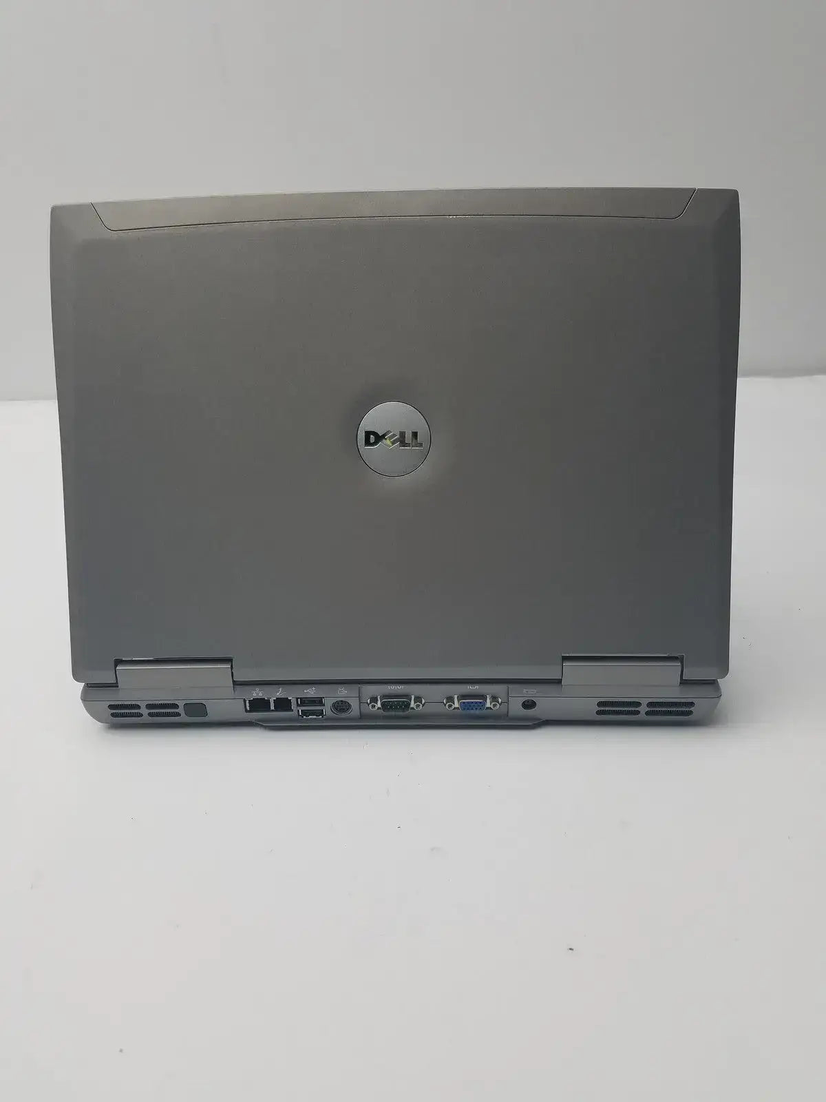 Dell Latitude D810 Intel Inside Centrino Model PP15L - Laptop Computer