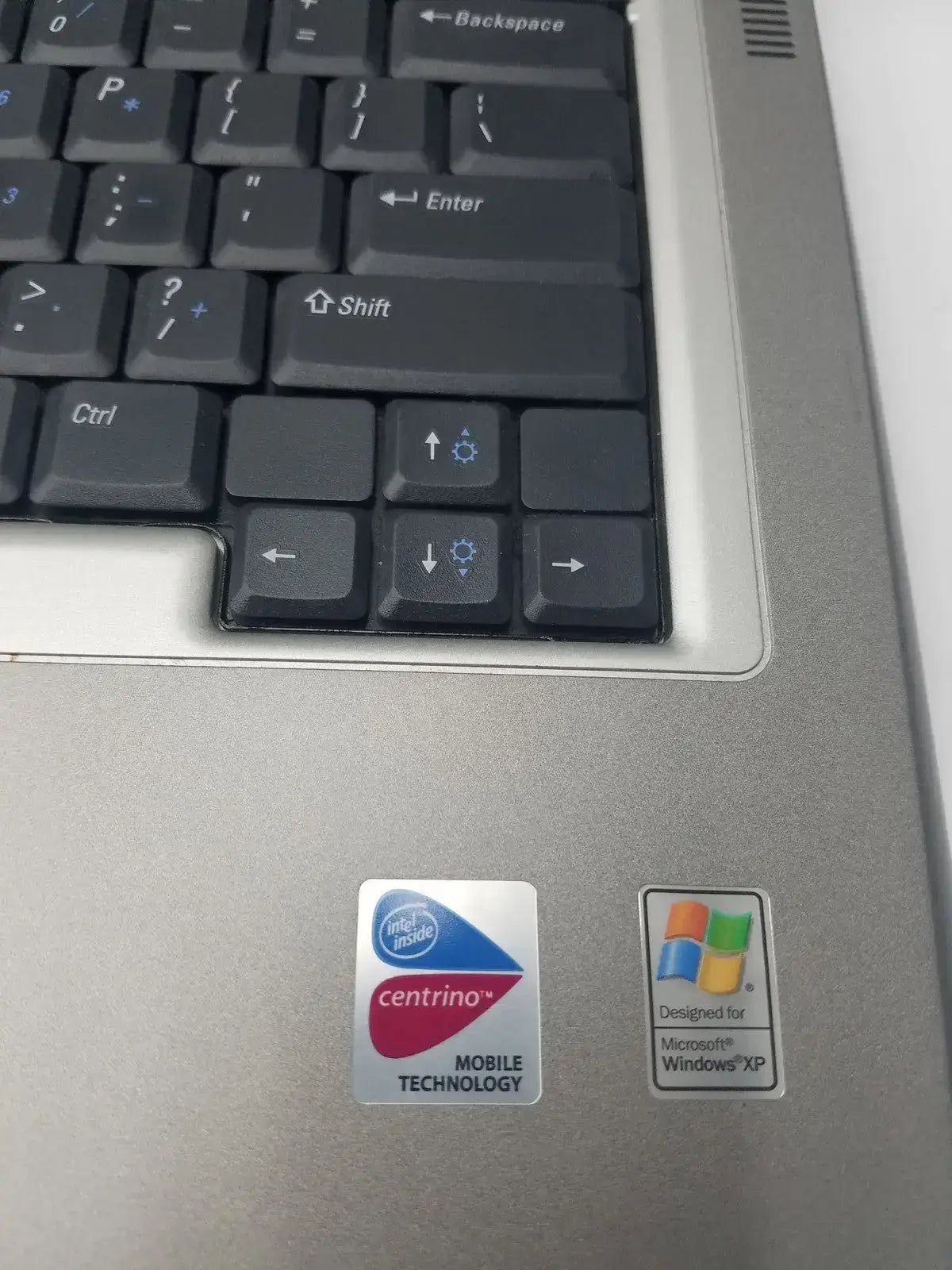 Dell Latitude D810 Intel Inside Centrino Model PP15L - Laptop Computer