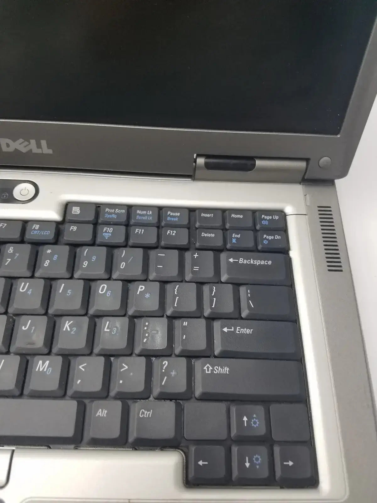 Dell Latitude D810 Intel Inside Centrino Model PP15L - Laptop Computer