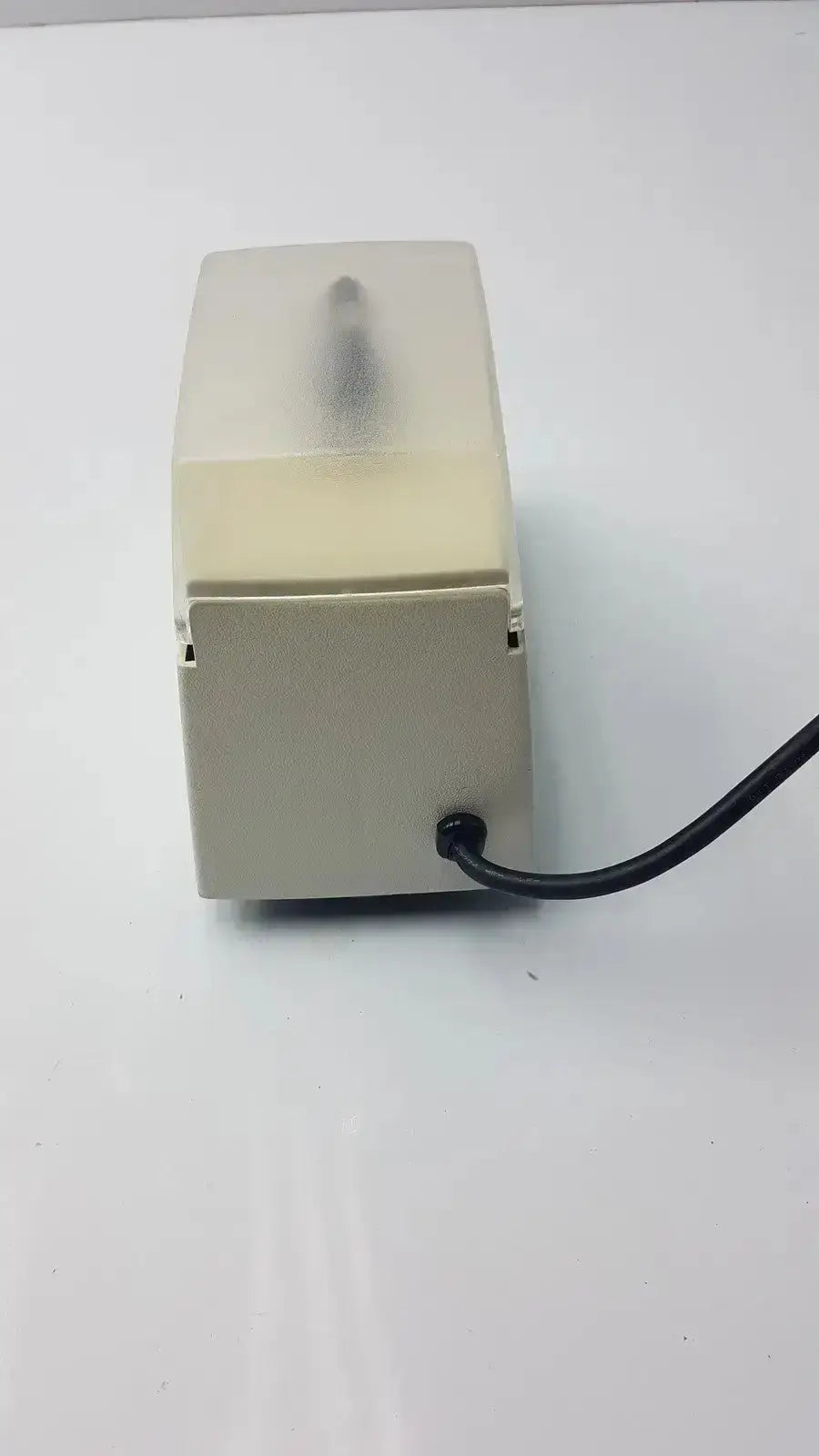 Beige plastic dentsply rinn crescent wig l bug mixer msd air pump with translucent top and black power cord