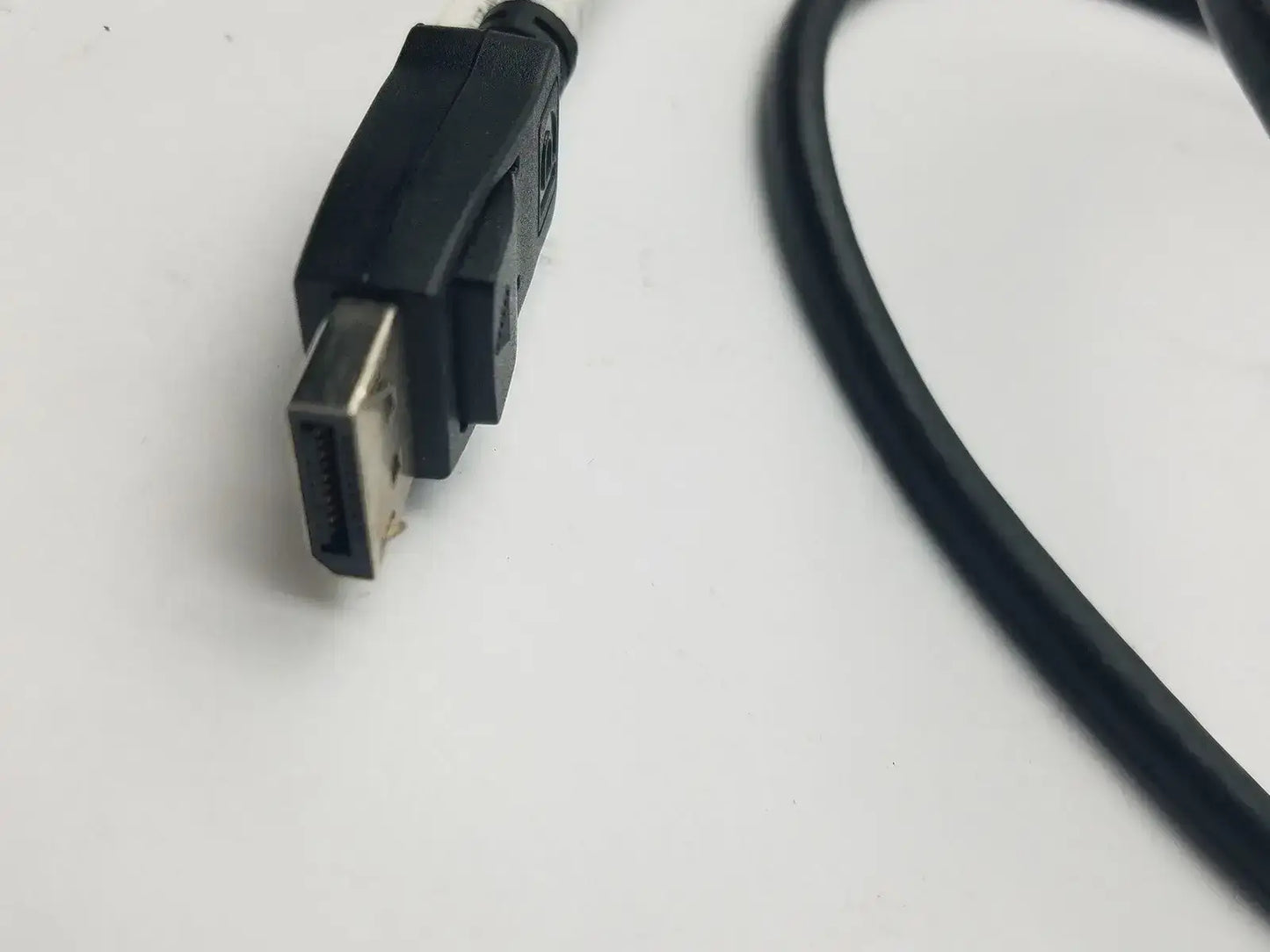 Displayport Cable (DP) E465667 AWM STYLE 20275 VW-1 30V Gelinte - DisplayPort