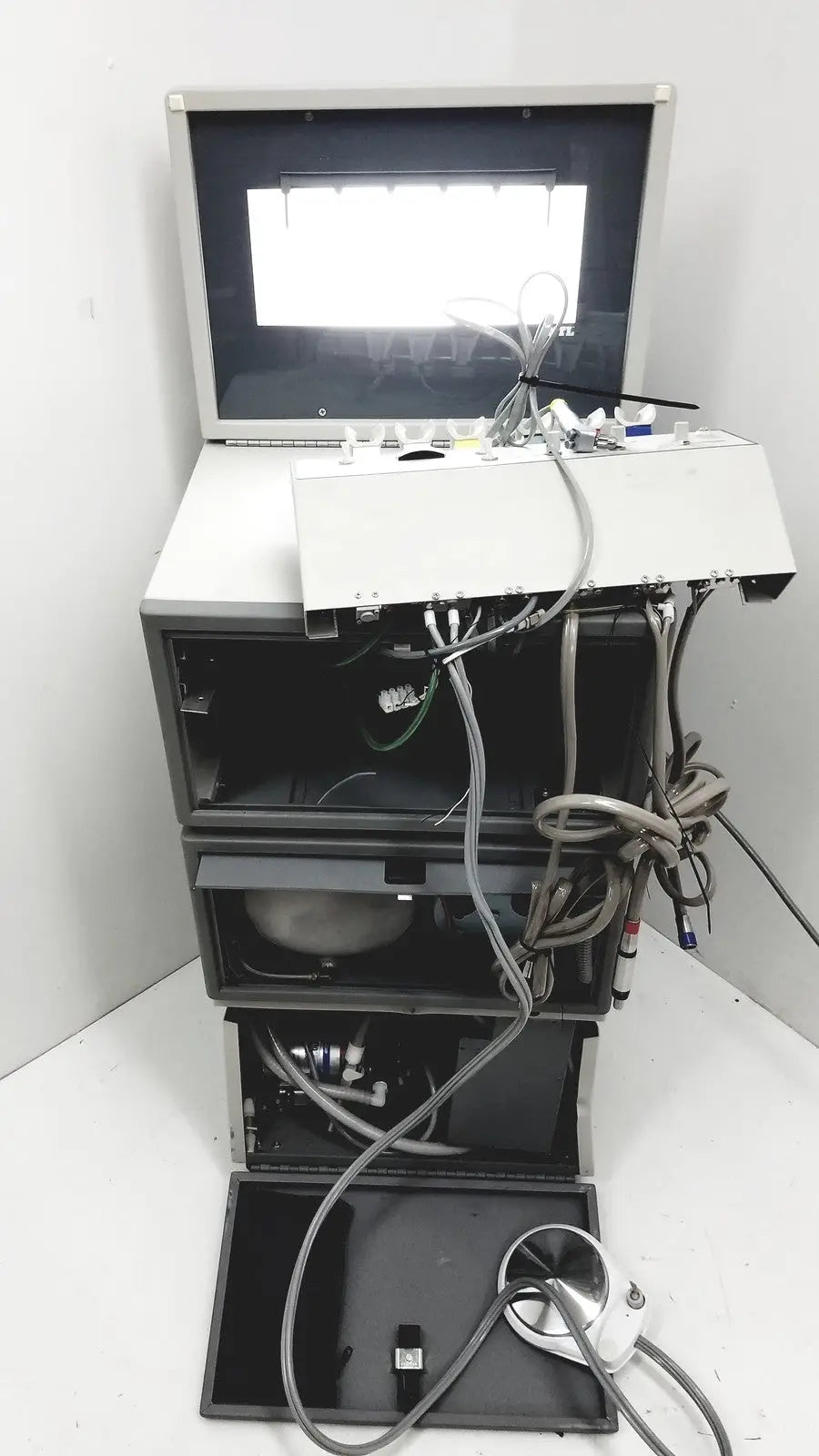 DNTL Works - P-2000 Dental Delivery Unit With Midwest Rhino