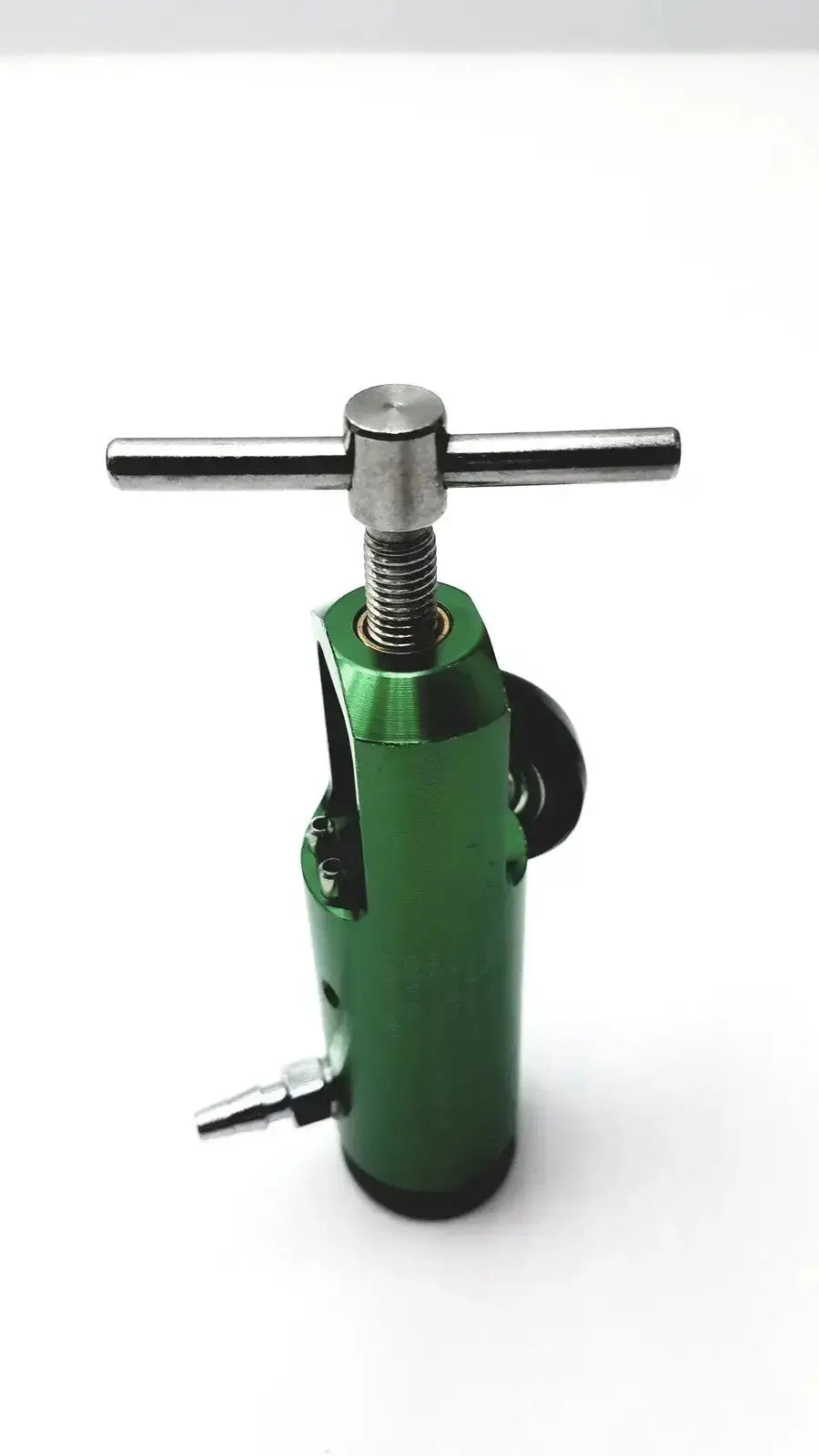 Drive brass-sleeved oxygen regulator model CGA 870 in green metal with silver t-shaped handle and threaded connections