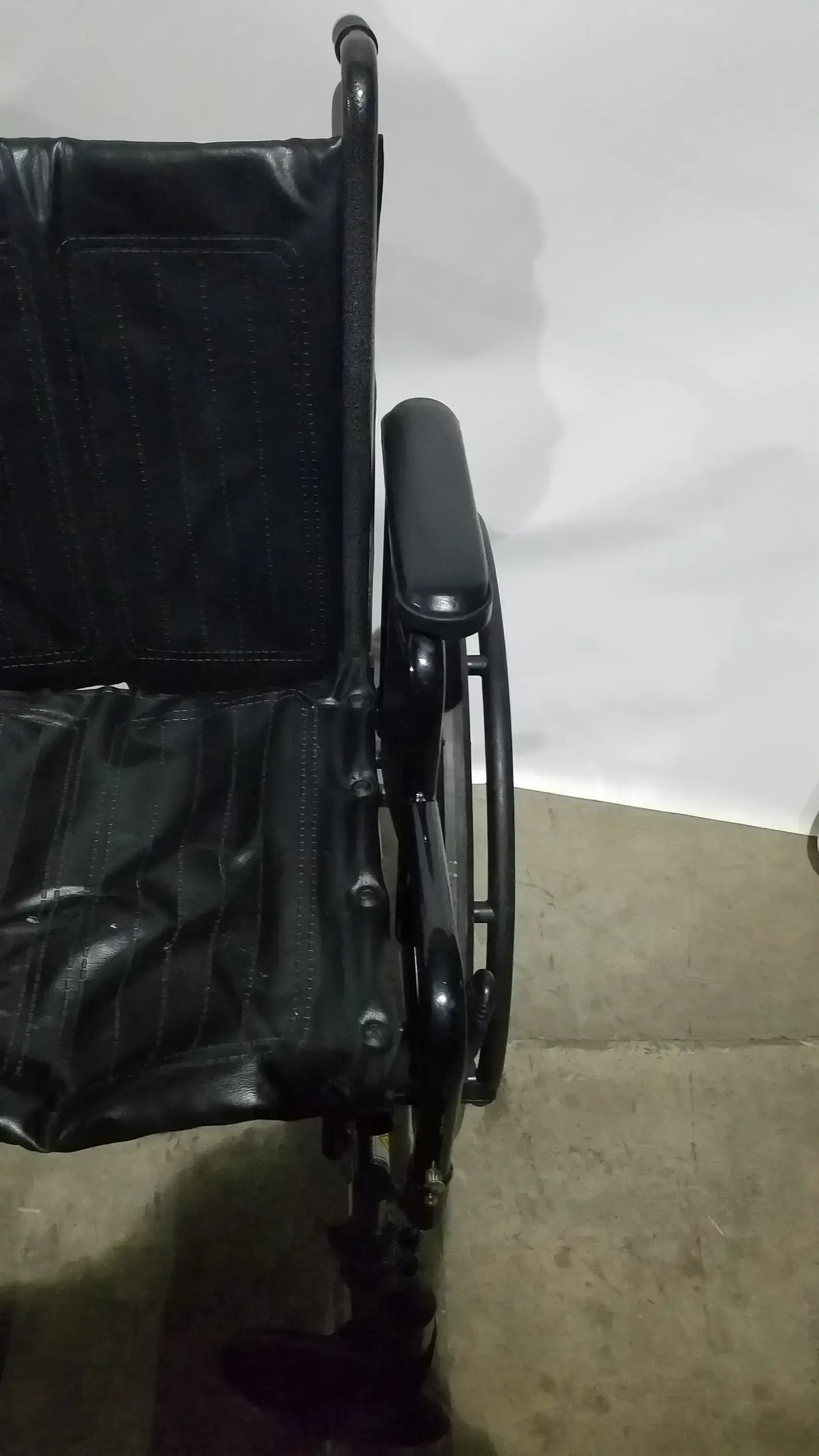 Drive Medical Silver Sport 2 Folding Wheelchair Lightweight Black Cushion Seat