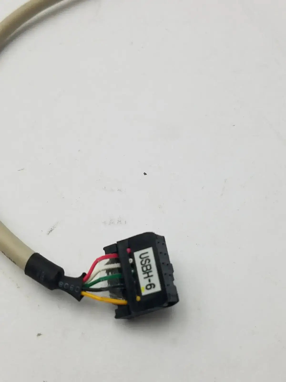 E74020-C AWM Style 2464 MA-P18 to USBH-6 - Adapter Cable
