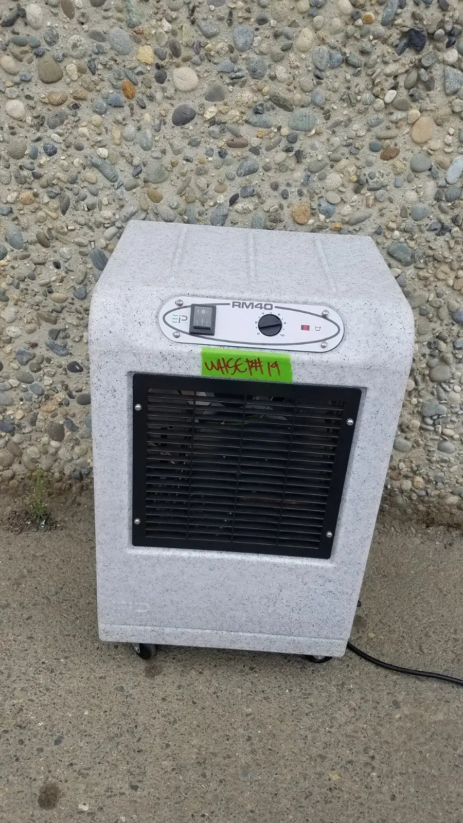 Ebac RM40 Compact Dehumidifier – Model 10187MB