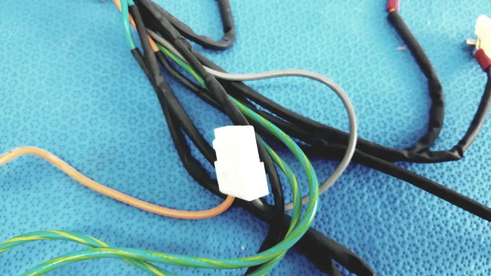 Electrical Harness Cable with Multi-Pin Connectors - MPP 4.7K630V