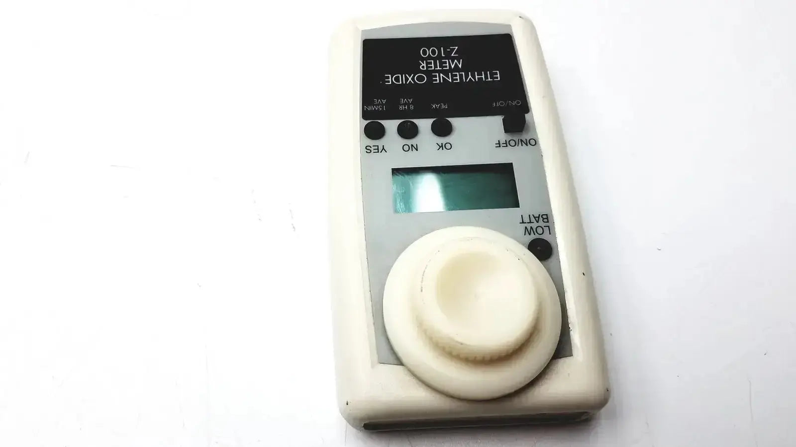 White plastic ethylene oxide meter Z100 with digital display and rotary dial control for environmental sensing
