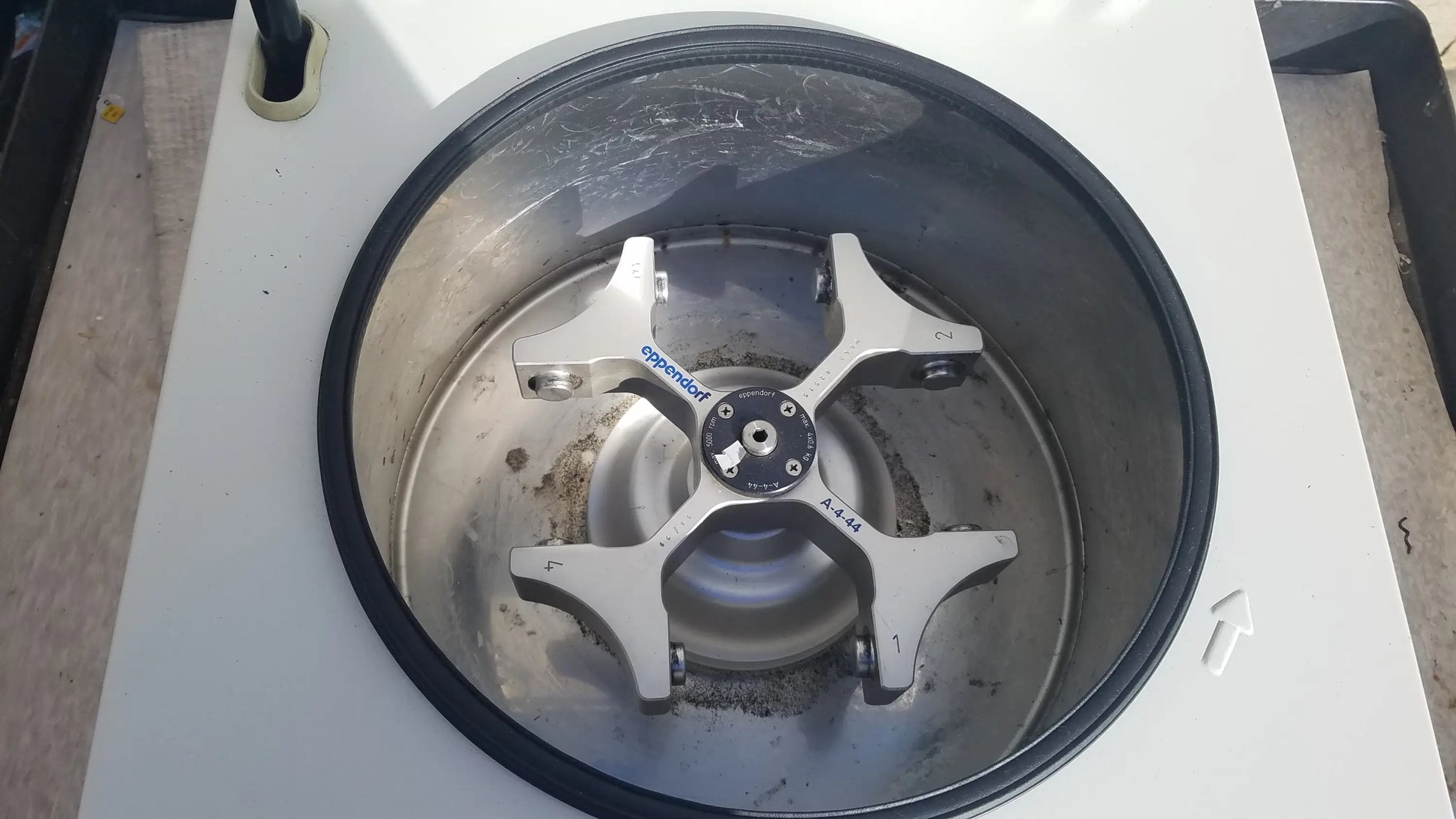 Silver five-spoked rotor with eppendorf branding for eppendorf 5804 refrigerated benchtop centrifuge buy used medical equipment