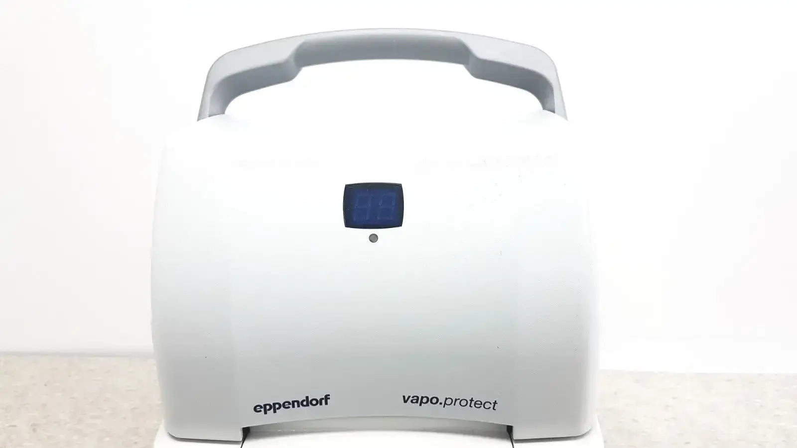 Eppendorf 6325 High-Performance Centrifuge for Lab Sample Separation - Laboratory