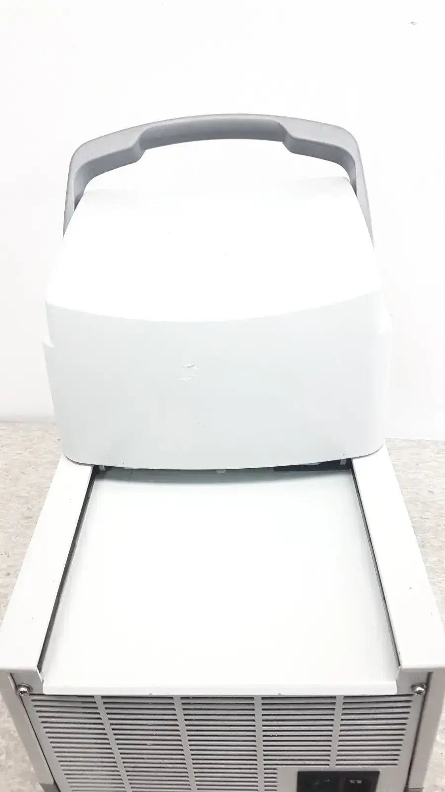 Eppendorf 6325 High-Performance Centrifuge for Lab Sample Separation - Laboratory