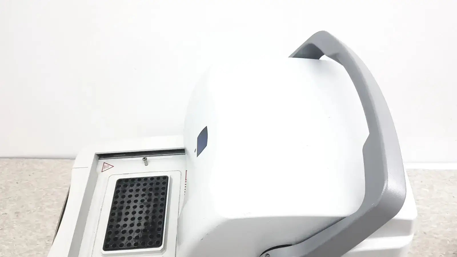Eppendorf 6325 High-Performance Centrifuge for Lab Sample Separation - Laboratory