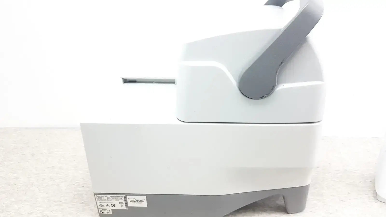 Eppendorf 6325 High-Performance Centrifuge for Lab Sample Separation - Laboratory
