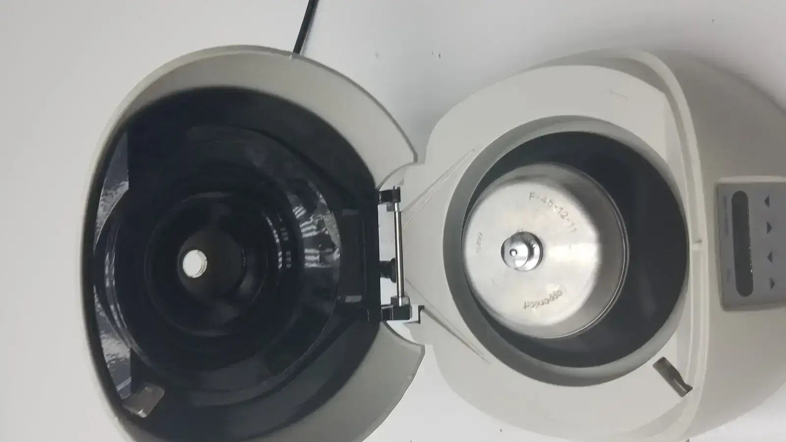 Eppendorf Mini Spin Plus Centrifuge