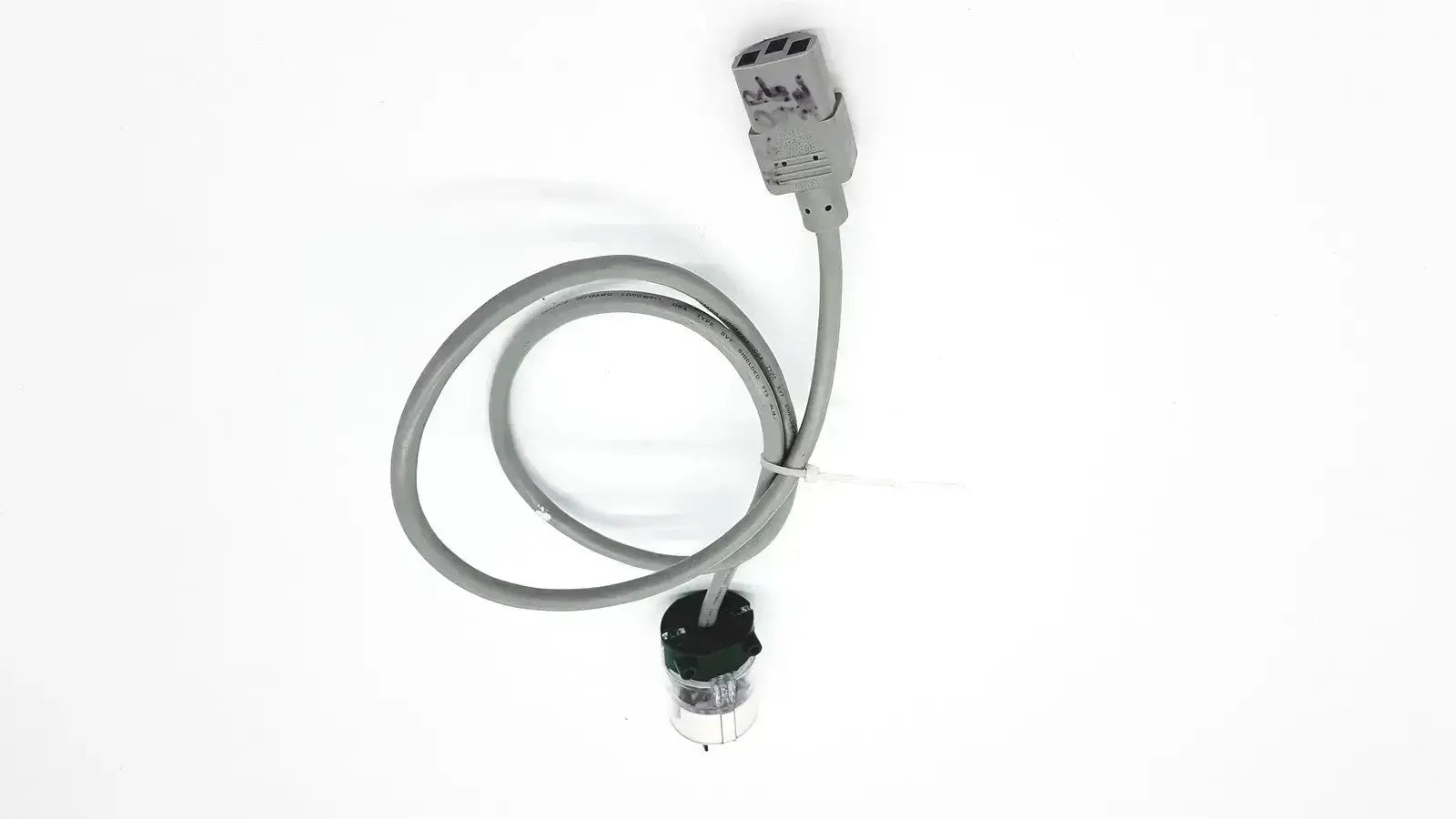 Exito EXP-005 grey AC power cable with gray connector and black end cap for reliable power connection